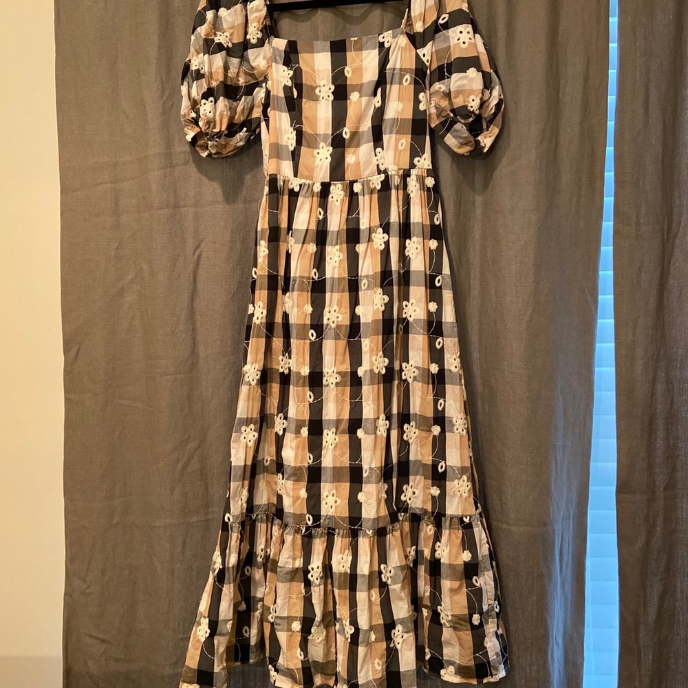 La Ven tan/black/white gingham dress